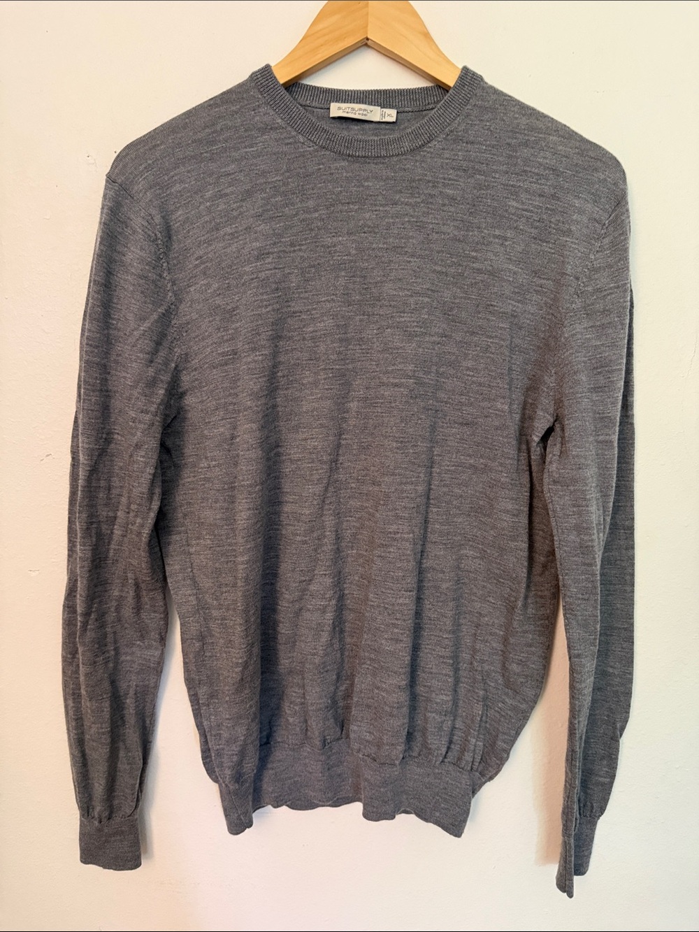 Suitsupply sz XL (fitted..could fit M or L) Heather Gray Crewneck Merino Sweater